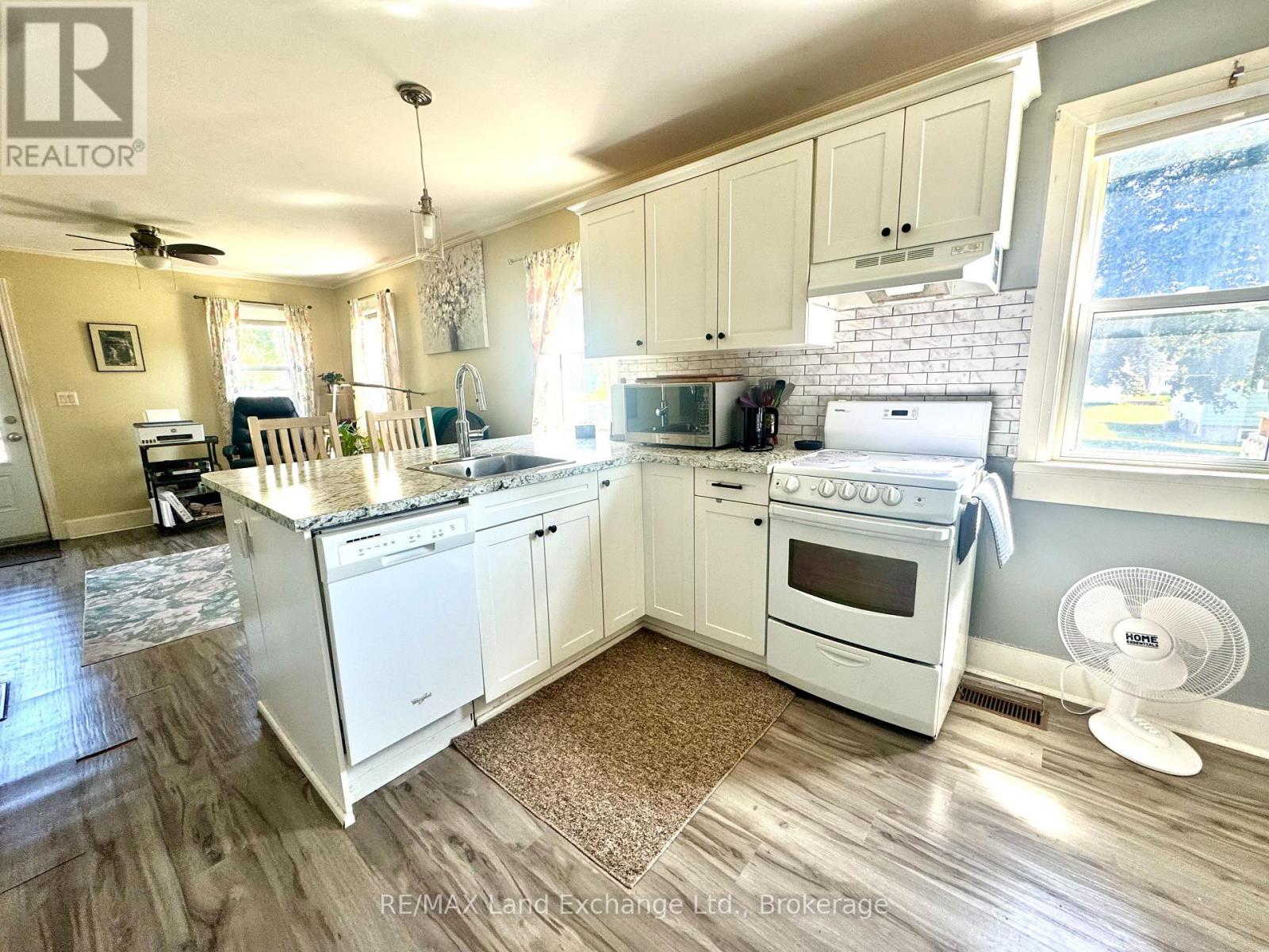 149 Victoria Street S, Saugeen Shores, Ontario  N0H 2L0 - Photo 7 - X12244822