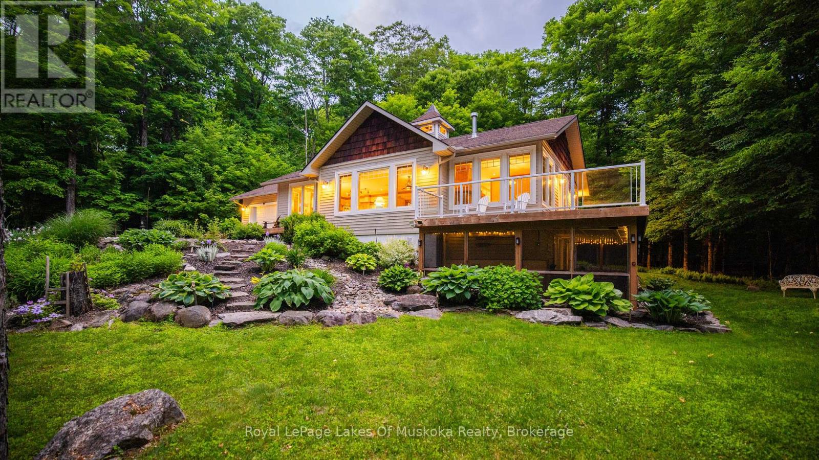 42 Menominee Lake Road, Huntsville, Ontario  P1H 1J3 - Photo 1 - X12244844