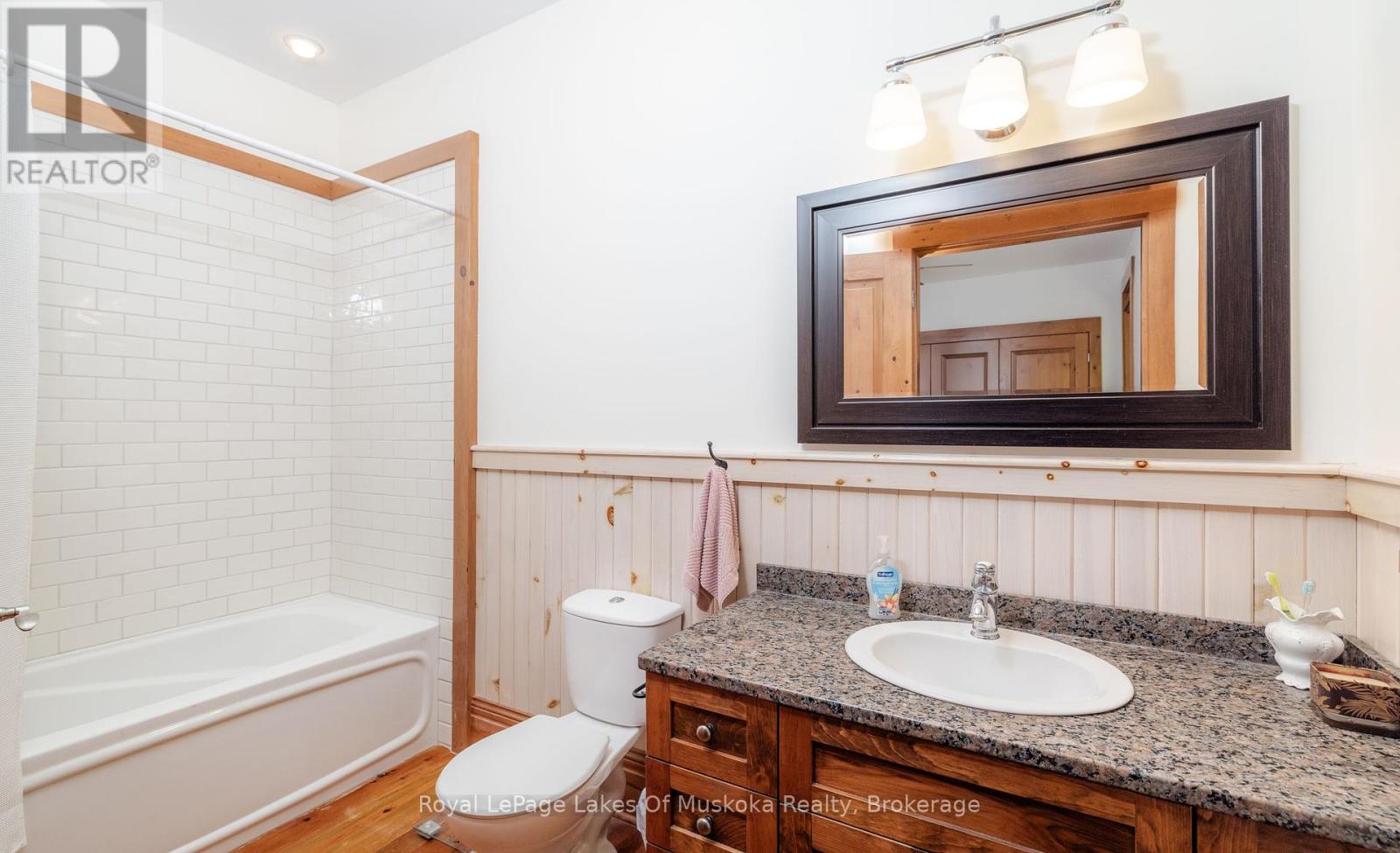 42 Menominee Lake Road, Huntsville, Ontario  P1H 1J3 - Photo 23 - X12244844