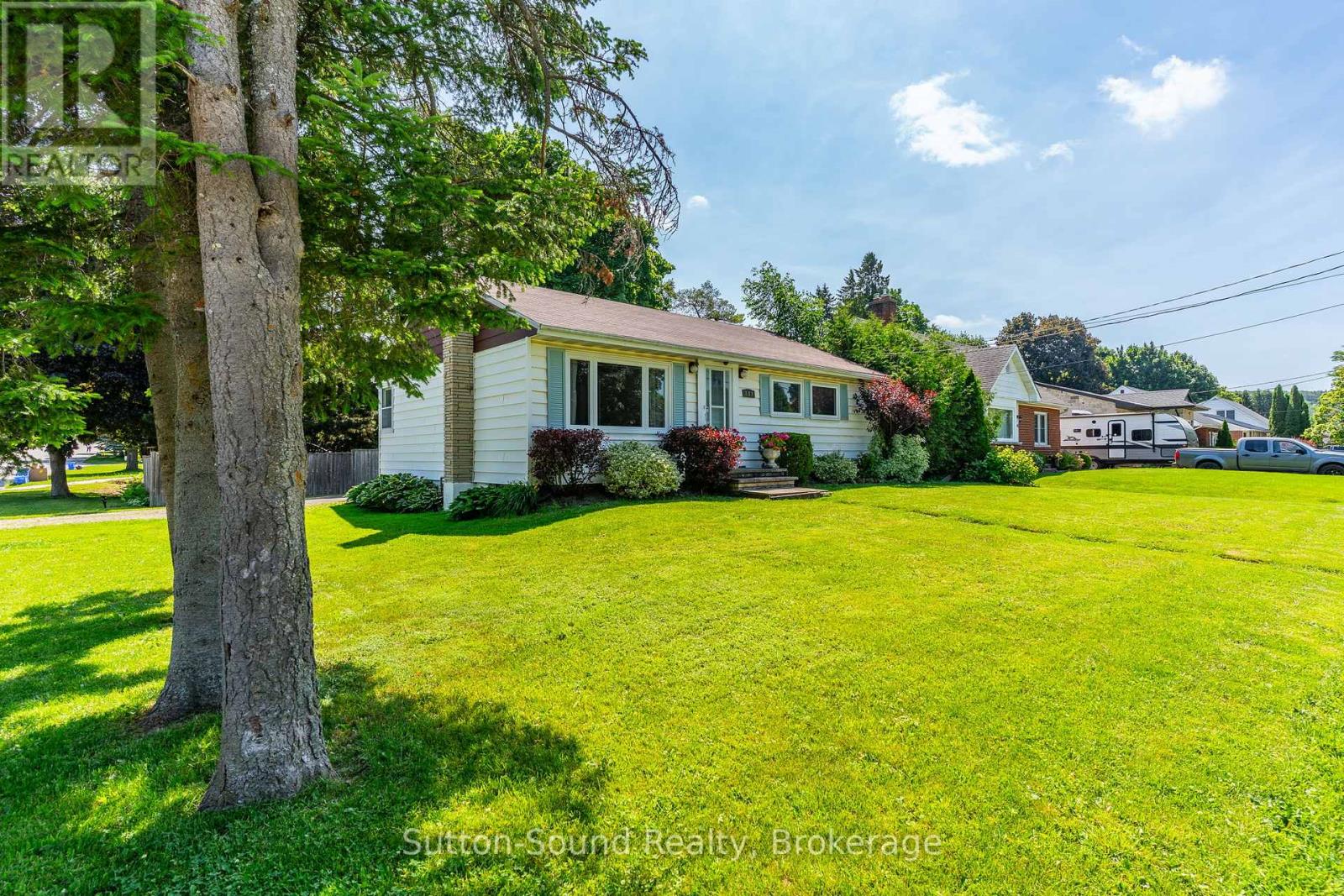 399 7th Avenue E, Owen Sound, Ontario  N4K 2W8 - Photo 3 - X12244850