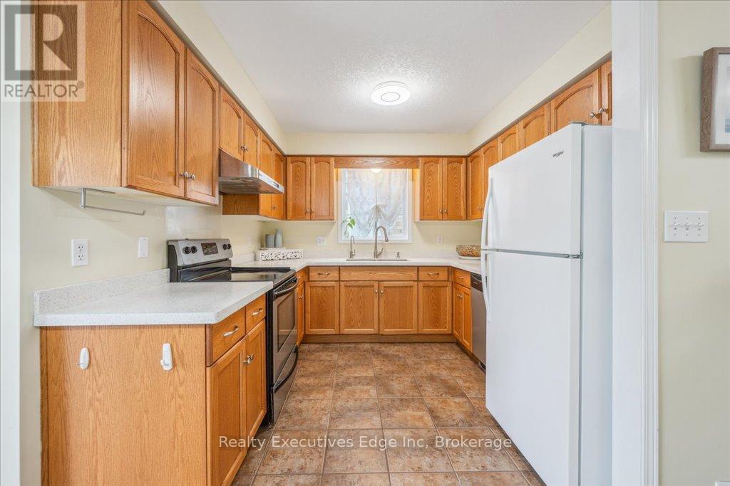 5 - 210 Dawn Avenue, Guelph, Ontario  N1G 5L5 - Photo 10 - X12245163
