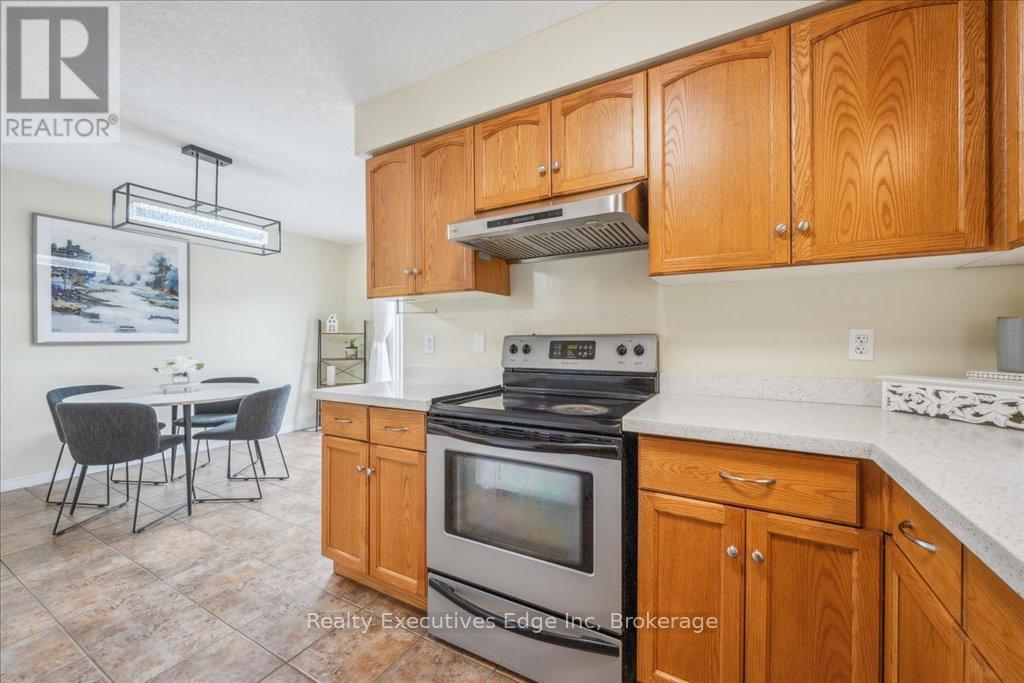 5 - 210 Dawn Avenue, Guelph, Ontario  N1G 5L5 - Photo 14 - X12245163