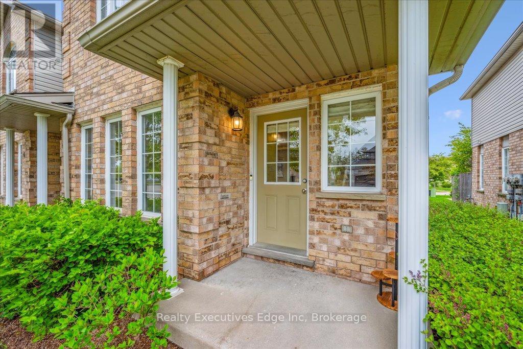5 - 210 Dawn Avenue, Guelph, Ontario  N1G 5L5 - Photo 2 - X12245163