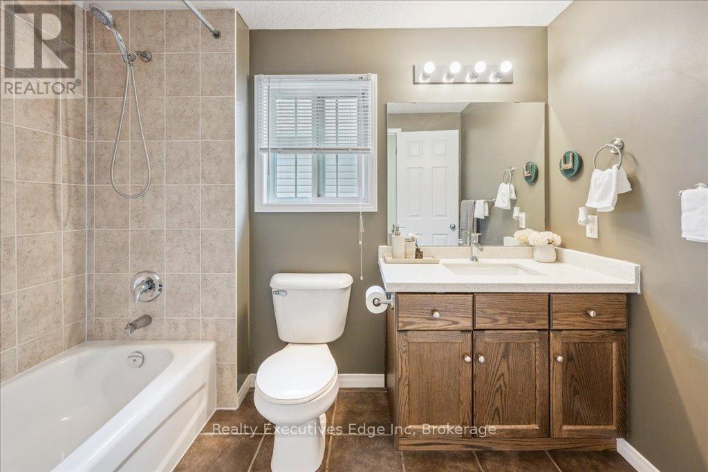 5 - 210 Dawn Avenue, Guelph, Ontario  N1G 5L5 - Photo 26 - X12245163