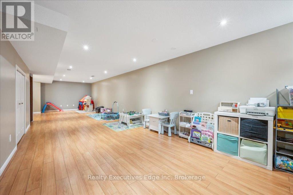 5 - 210 Dawn Avenue, Guelph, Ontario  N1G 5L5 - Photo 30 - X12245163
