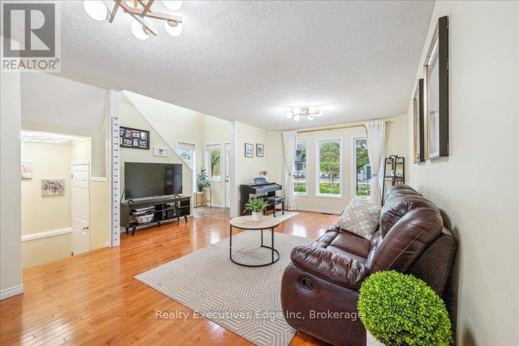 5 - 210 Dawn Avenue, Guelph, Ontario  N1G 5L5 - Photo 6 - X12245163