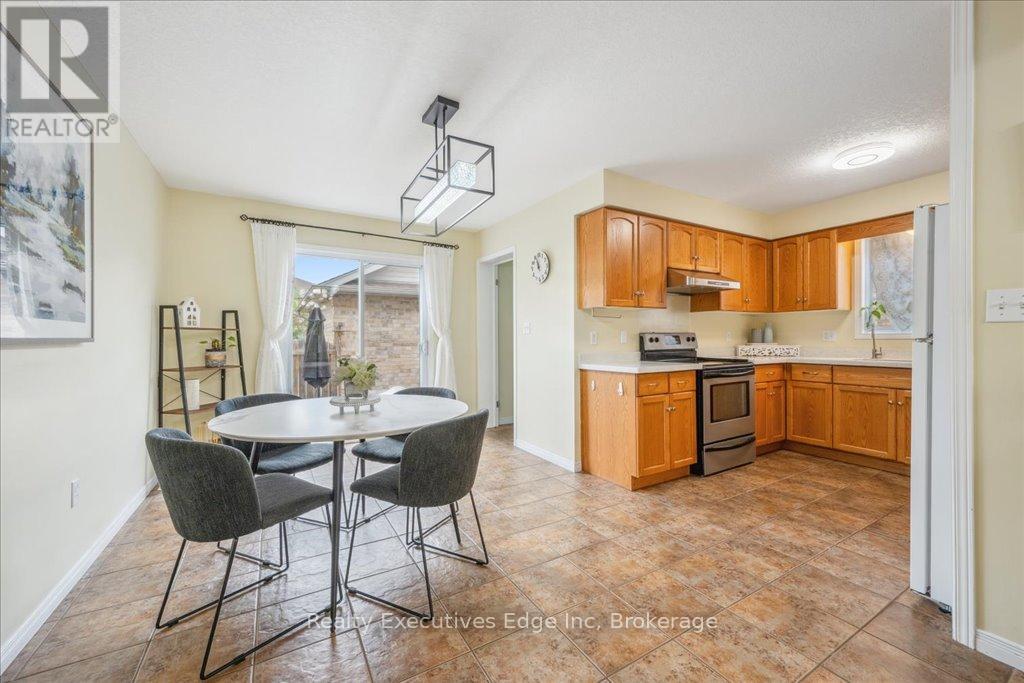 5 - 210 Dawn Avenue, Guelph, Ontario  N1G 5L5 - Photo 8 - X12245163