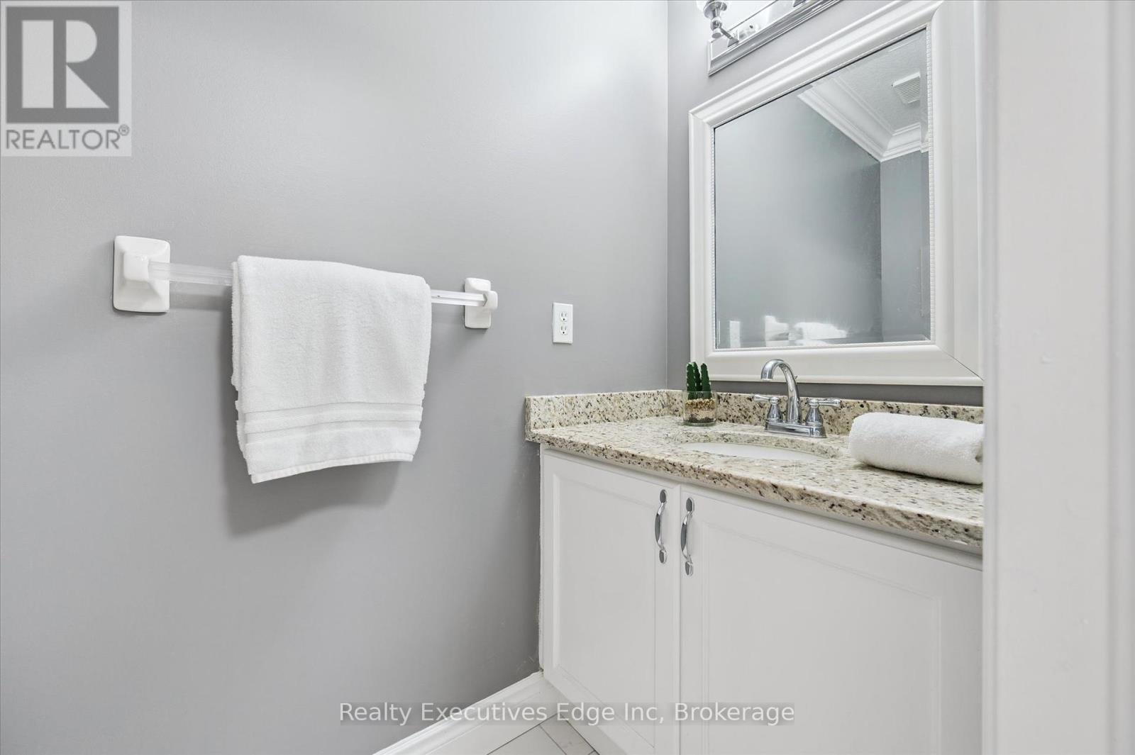 147 Gatehouse Drive, Cambridge, Ontario  N1P 1E5 - Photo 22 - X12245192