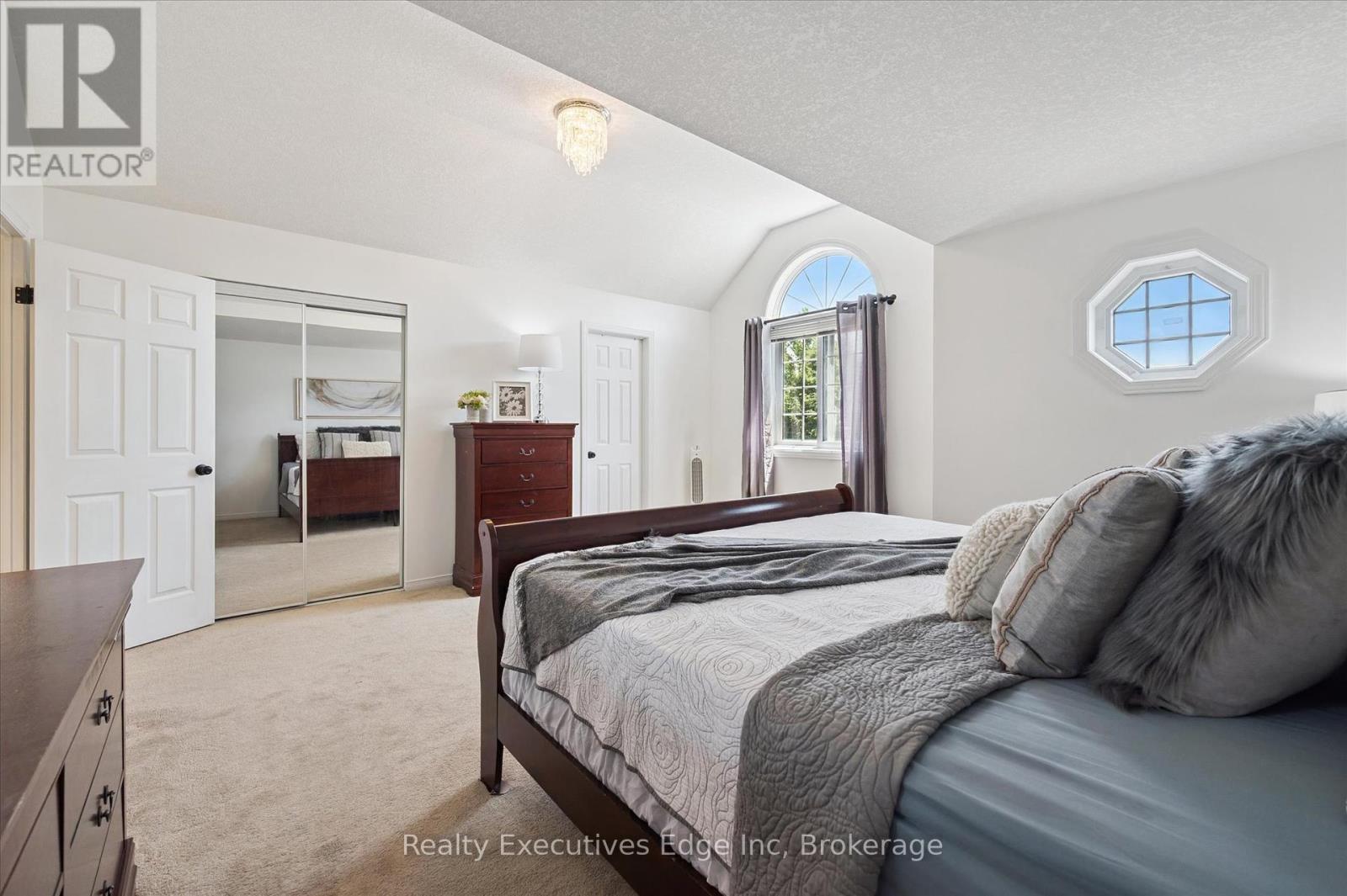 147 Gatehouse Drive, Cambridge, Ontario  N1P 1E5 - Photo 32 - X12245192