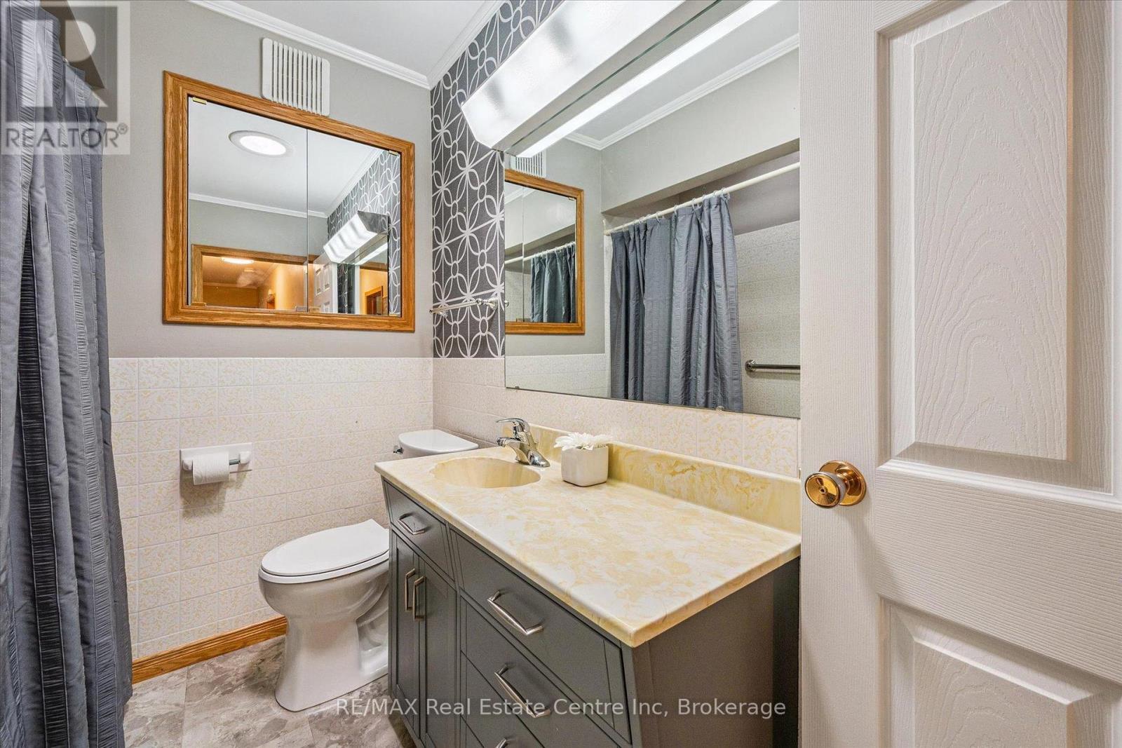 6618 Laird Road W, Guelph, Ontario  N1H 6J3 - Photo 14 - X12245262