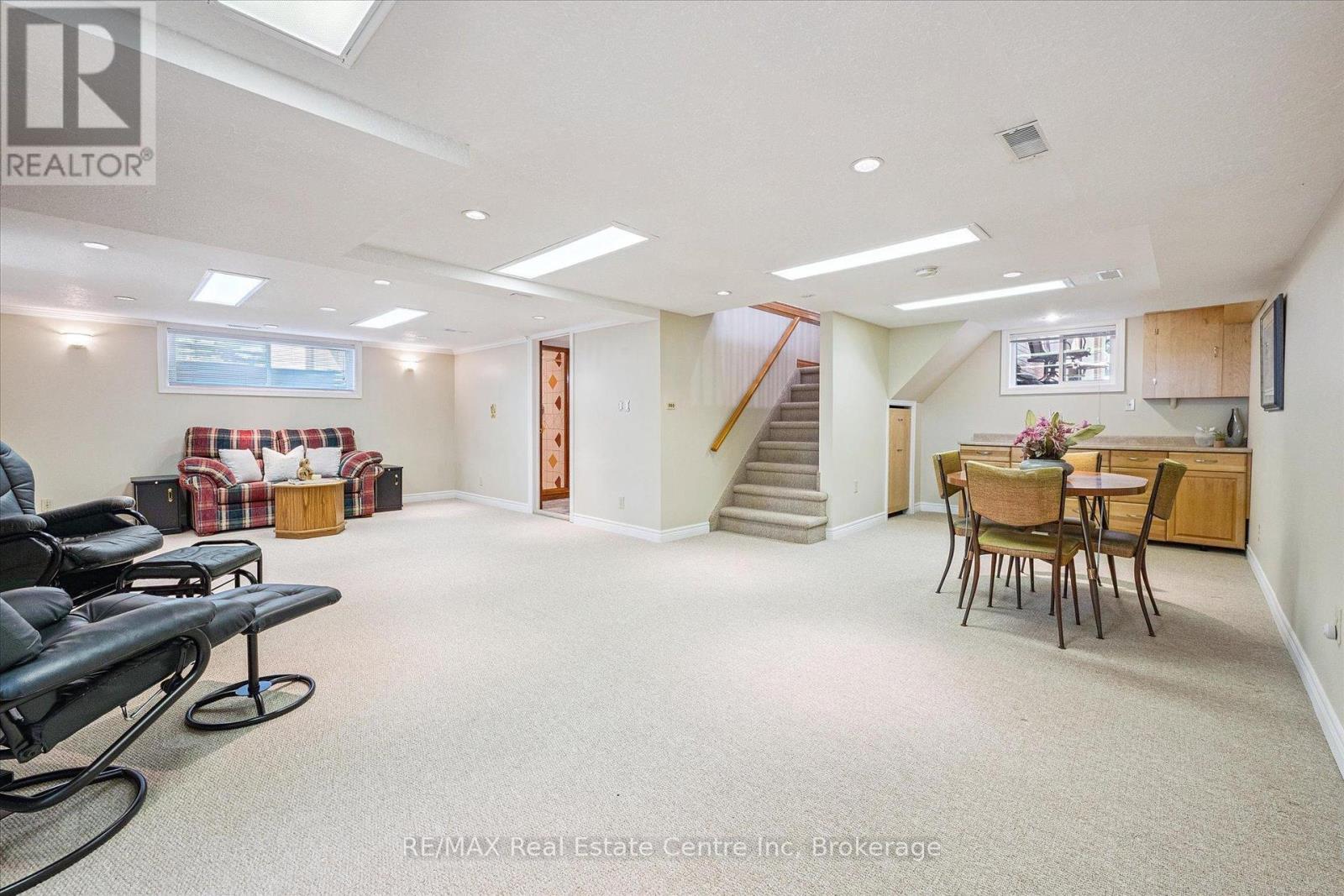 6618 Laird Road W, Guelph, Ontario  N1H 6J3 - Photo 15 - X12245262