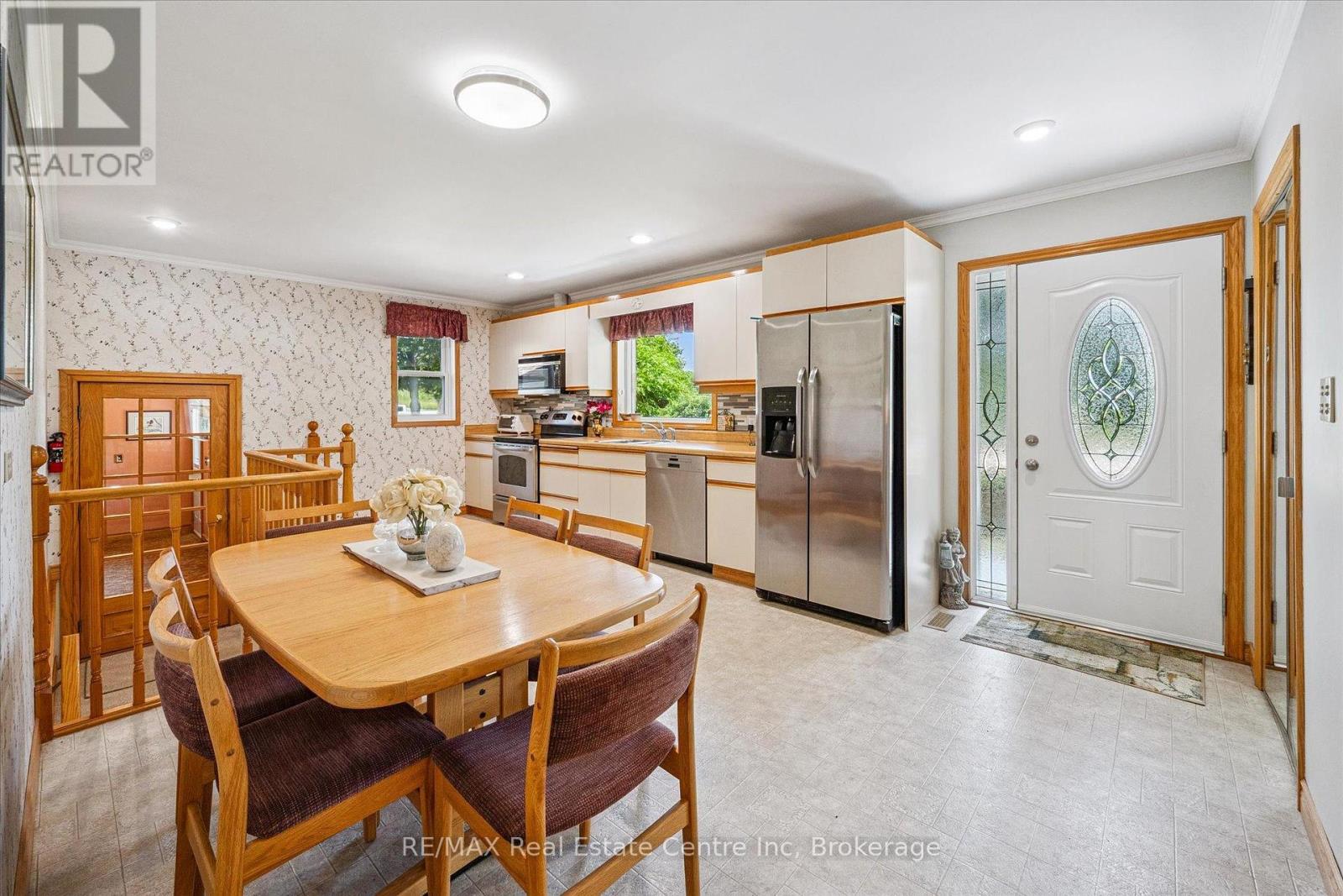 6618 Laird Road W, Guelph, Ontario  N1H 6J3 - Photo 4 - X12245262