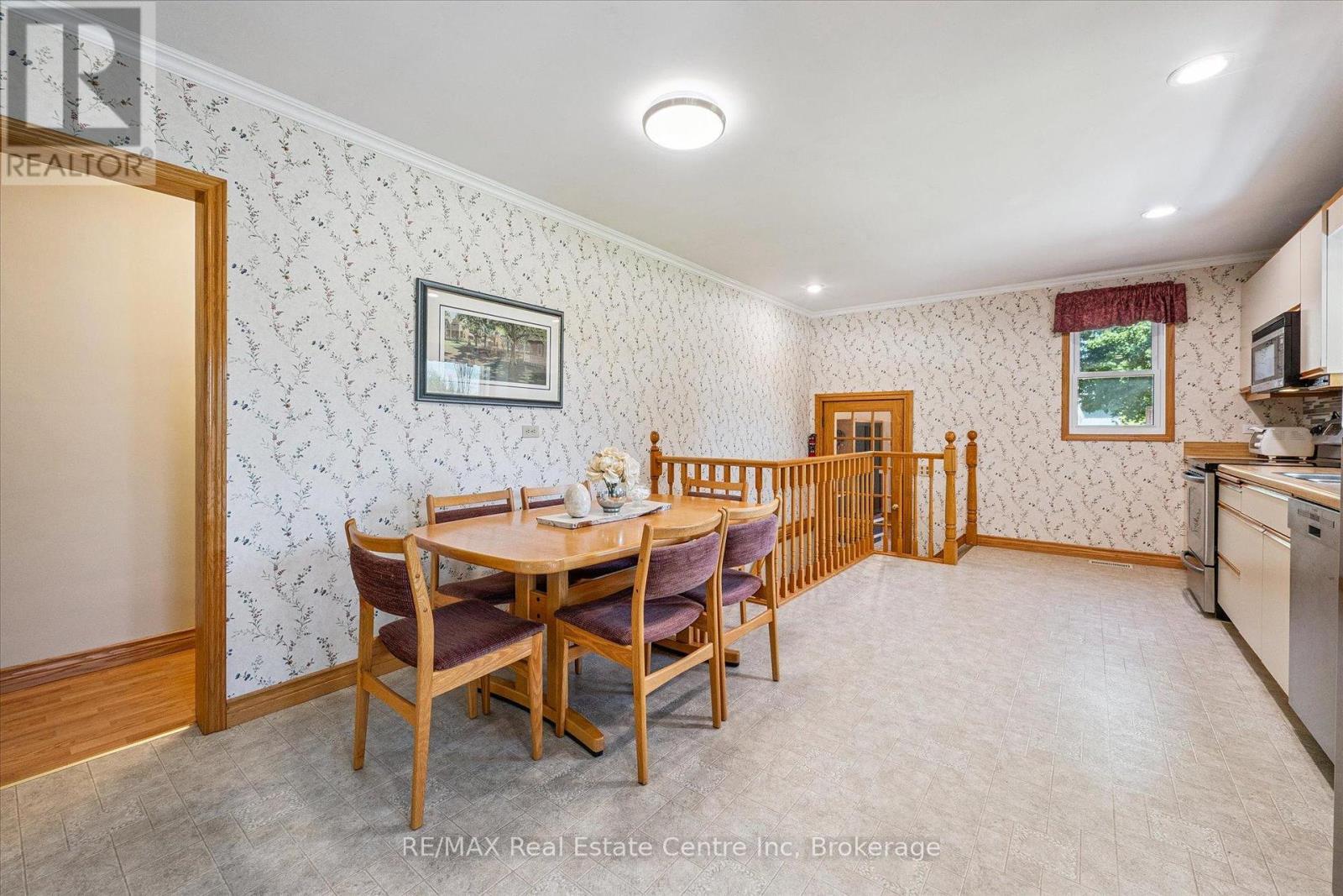 6618 Laird Road W, Guelph, Ontario  N1H 6J3 - Photo 6 - X12245262