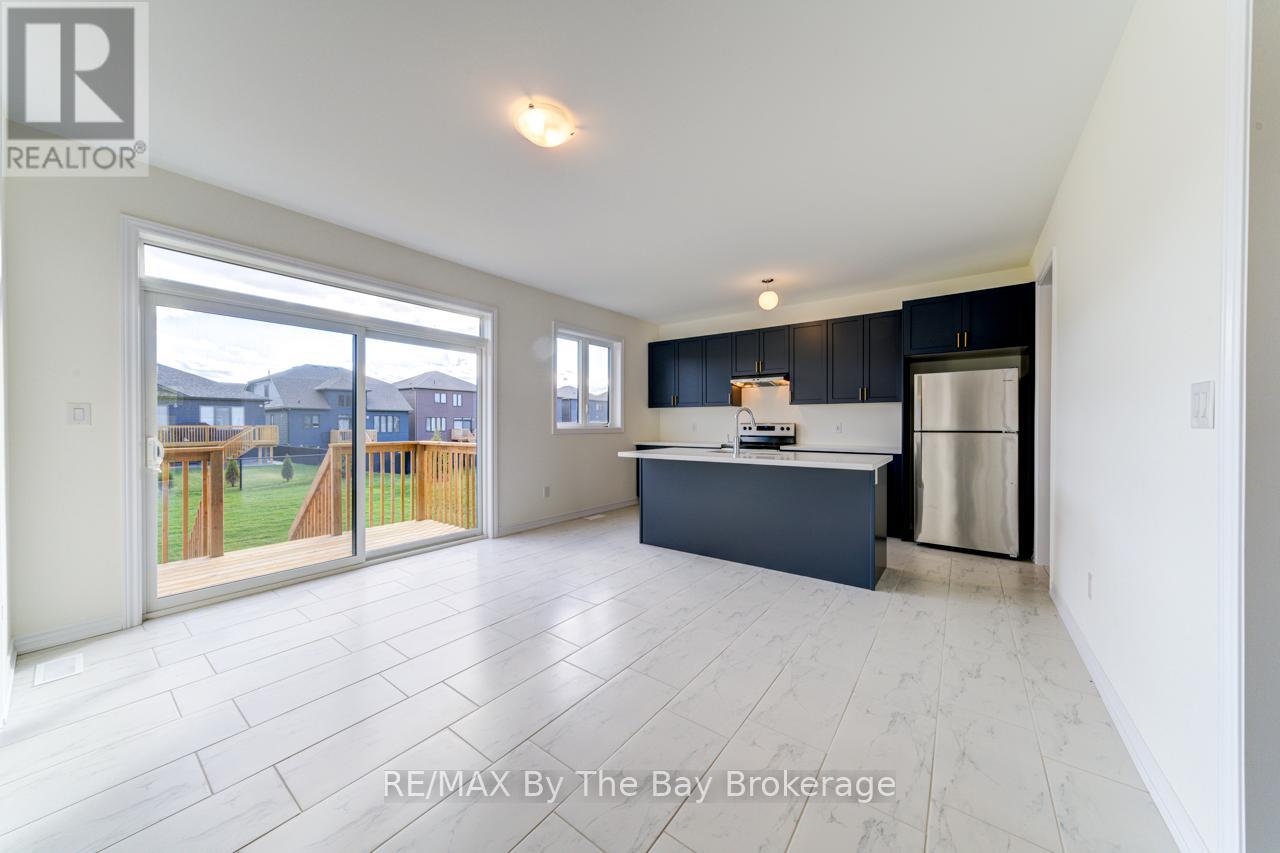 206 Mapleside Drive, Wasaga Beach, Ontario  L9Z 0L4 - Photo 12 - S12245353