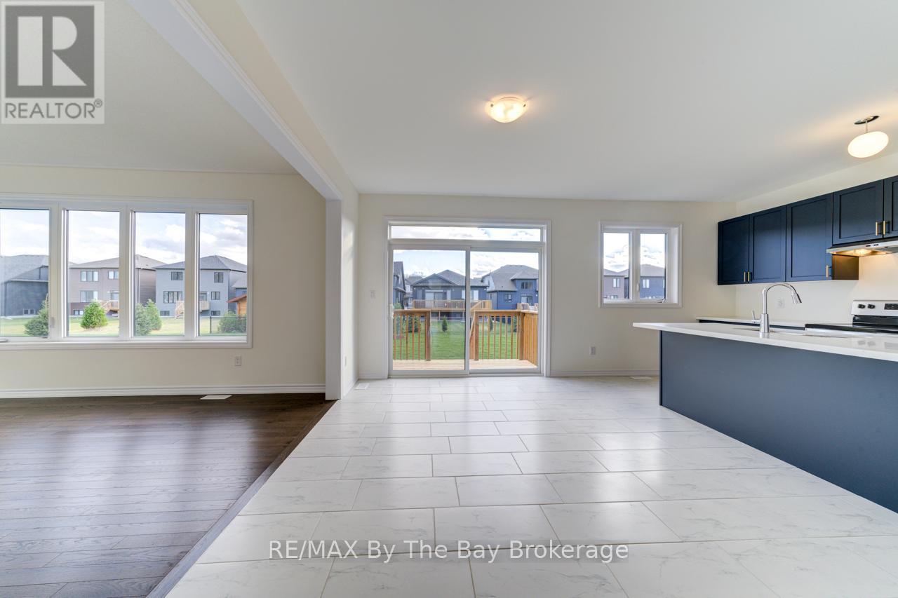 206 Mapleside Drive, Wasaga Beach, Ontario  L9Z 0L4 - Photo 15 - S12245353