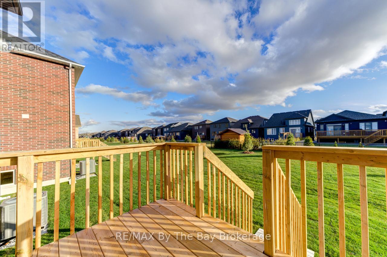 206 Mapleside Drive, Wasaga Beach, Ontario  L9Z 0L4 - Photo 36 - S12245353