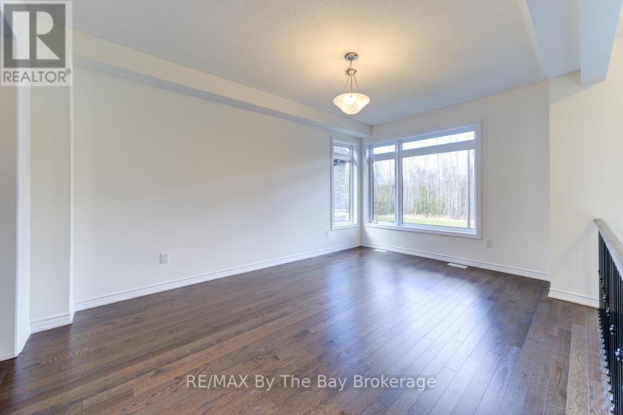 206 Mapleside Drive, Wasaga Beach, Ontario  L9Z 0L4 - Photo 5 - S12245353