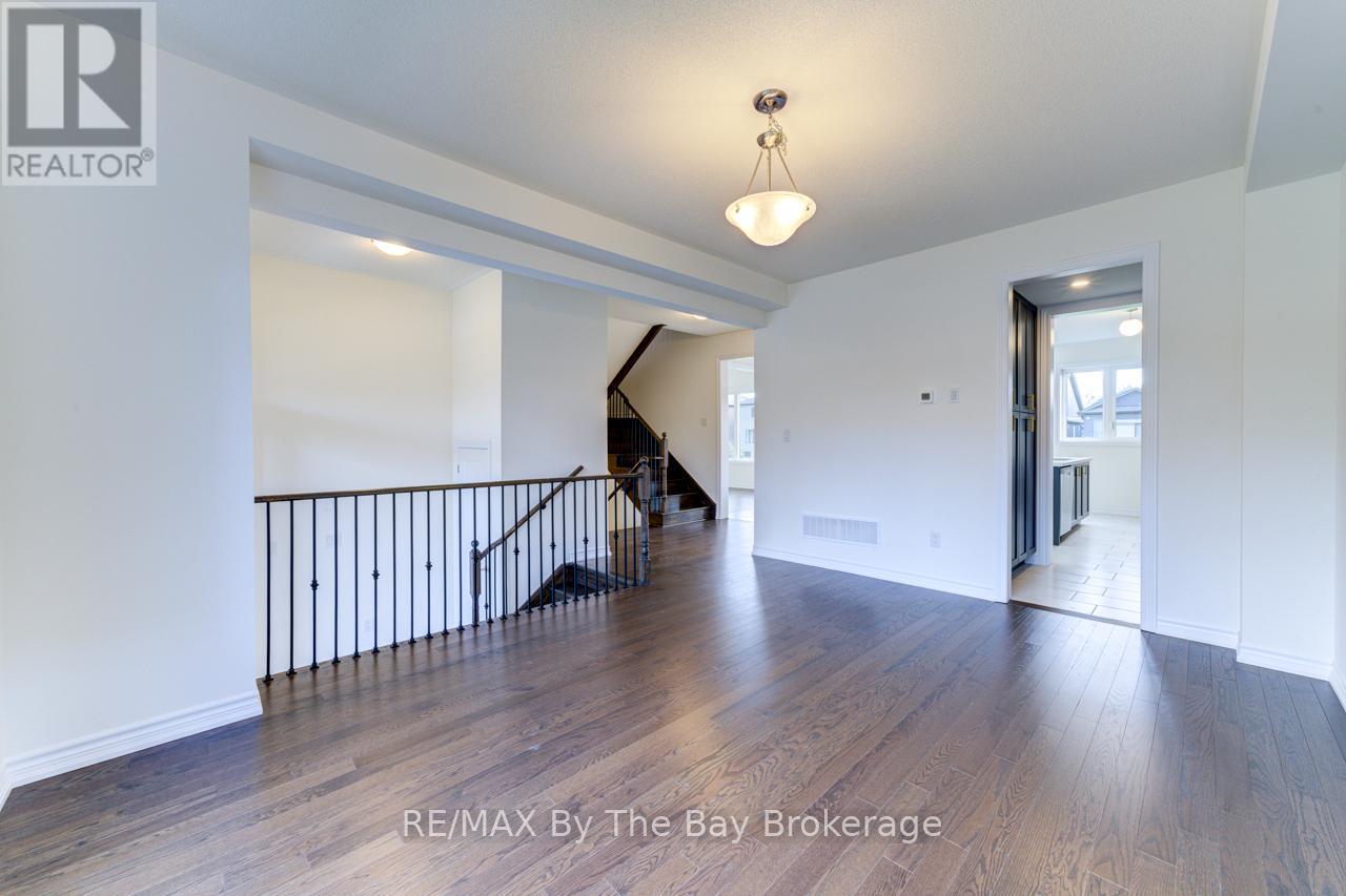 206 Mapleside Drive, Wasaga Beach, Ontario  L9Z 0L4 - Photo 8 - S12245353