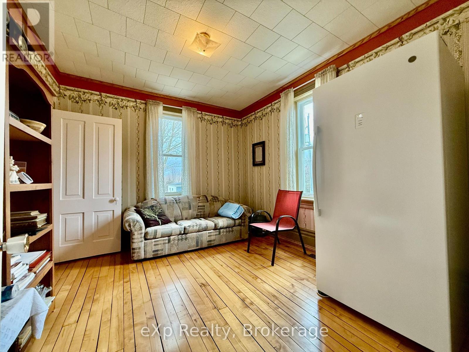 50 Absalom Street E, South Bruce, Ontario  N0G 2J0 - Photo 13 - X12245347