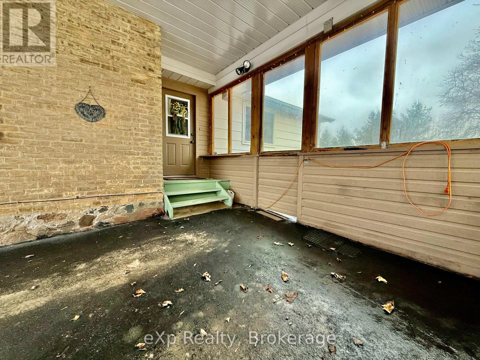 50 Absalom Street E, South Bruce, Ontario  N0G 2J0 - Photo 3 - X12245347