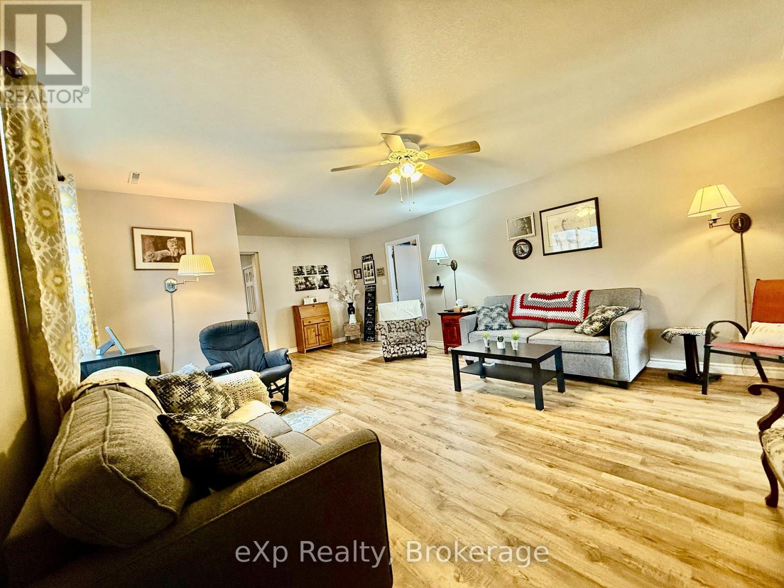 50 Absalom Street E, South Bruce, Ontario  N0G 2J0 - Photo 6 - X12245347