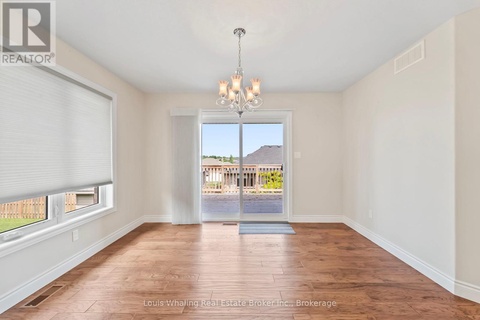 768 15th Street, Hanover, Ontario  N4N 3W7 - Photo 11 - X12245362