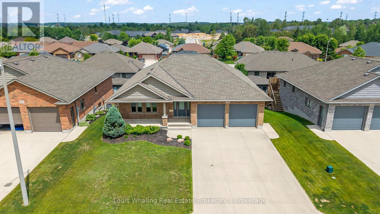 768 15th Street, Hanover, Ontario  N4N 3W7 - Photo 2 - X12245362