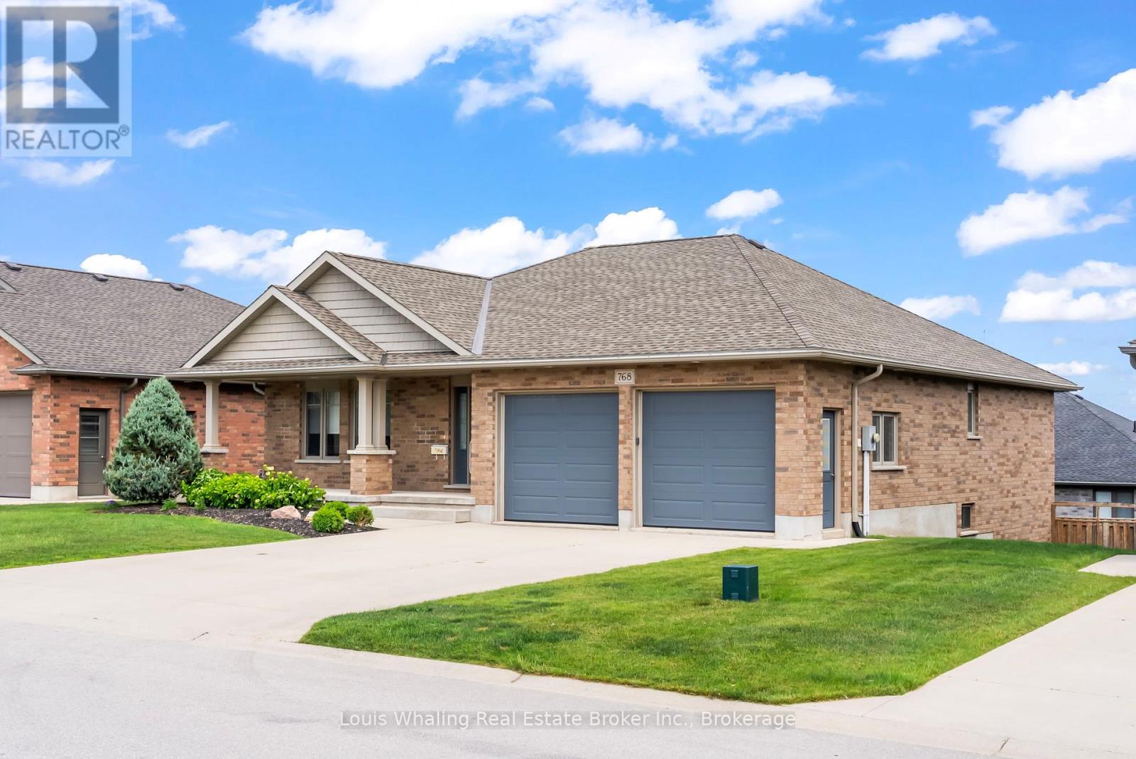 768 15th Street, Hanover, Ontario  N4N 3W7 - Photo 3 - X12245362