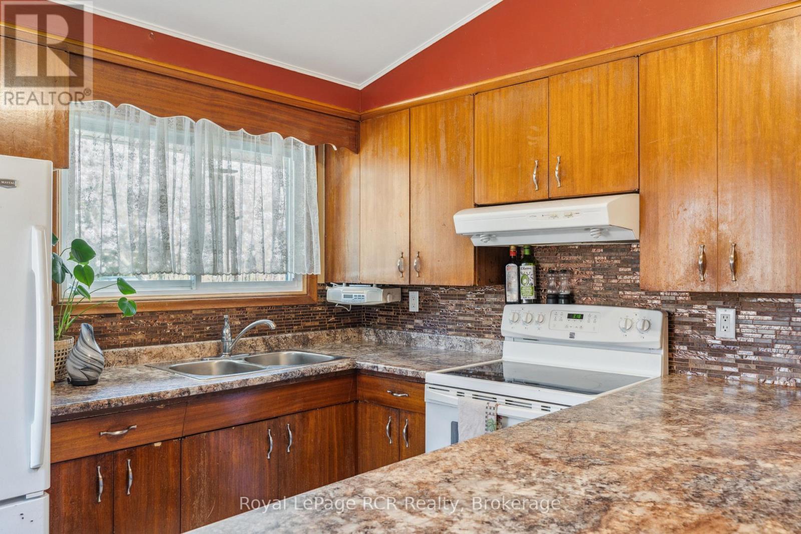 2520 5th Avenue W, Owen Sound, Ontario  N4K 5C8 - Photo 14 - X12245366