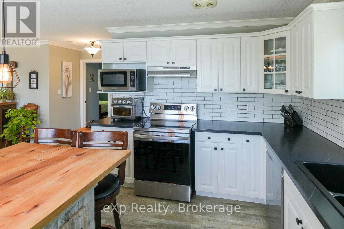 149 Mallory Beach Road, South Bruce Peninsula, Ontario  N0H 2T0 - Photo 24 - X12245400