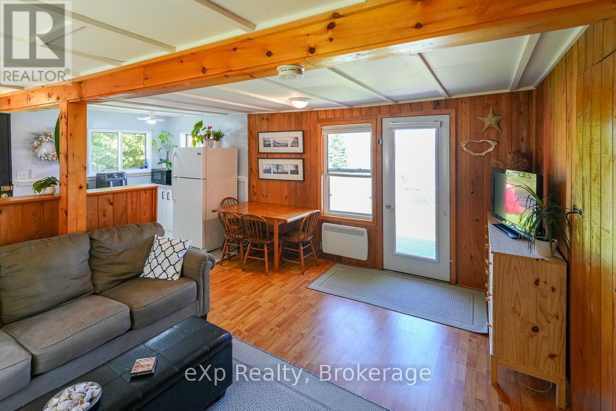 135 Lakeview Road, Chatsworth, Ontario  N0H 1G0 - Photo 13 - X12245453