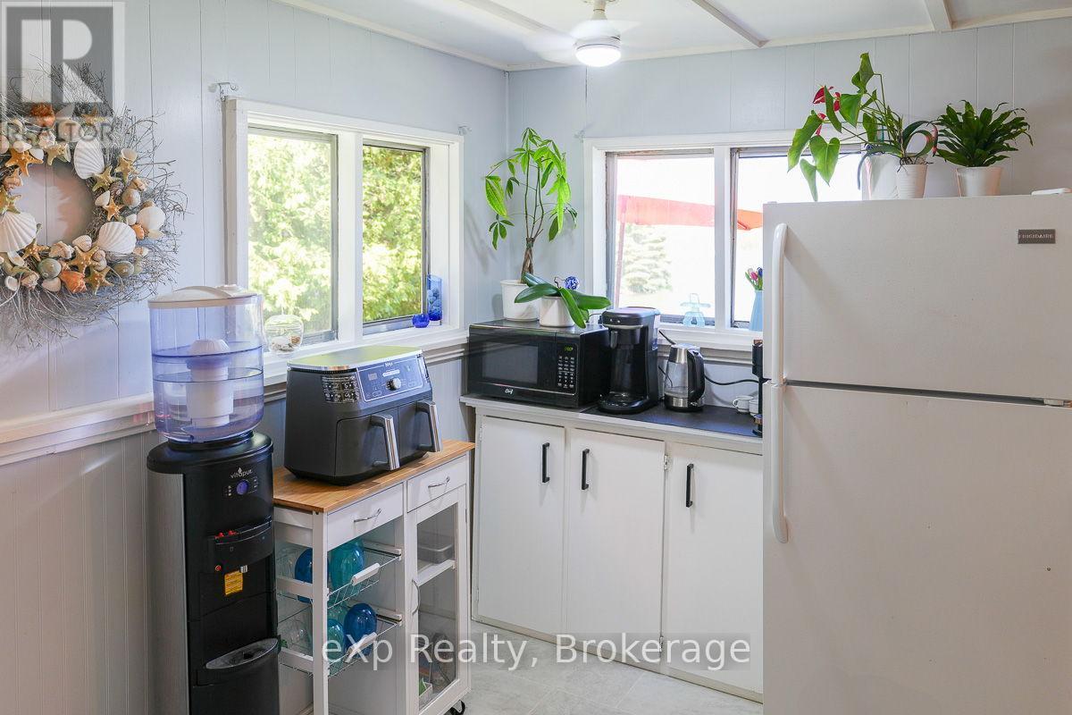 135 Lakeview Road, Chatsworth, Ontario  N0H 1G0 - Photo 16 - X12245453