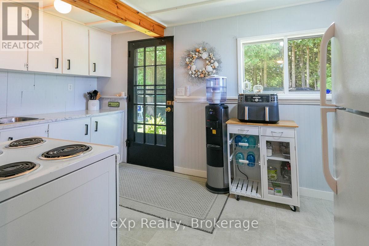 135 Lakeview Road, Chatsworth, Ontario  N0H 1G0 - Photo 17 - X12245453