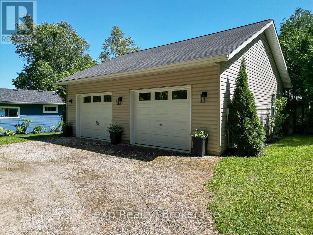 135 Lakeview Road, Chatsworth, Ontario  N0H 1G0 - Photo 21 - X12245453