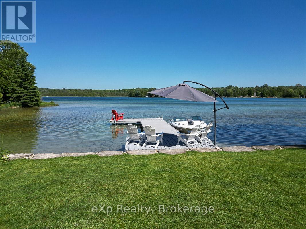 135 Lakeview Road, Chatsworth, Ontario  N0H 1G0 - Photo 3 - X12245453