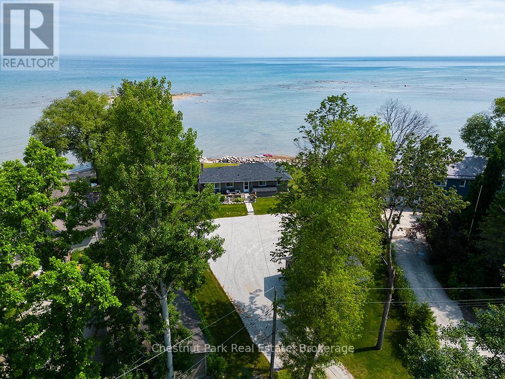 139 Teskey Drive, Blue Mountains, Ontario  N0H 1J0 - Photo 3 - X12245469