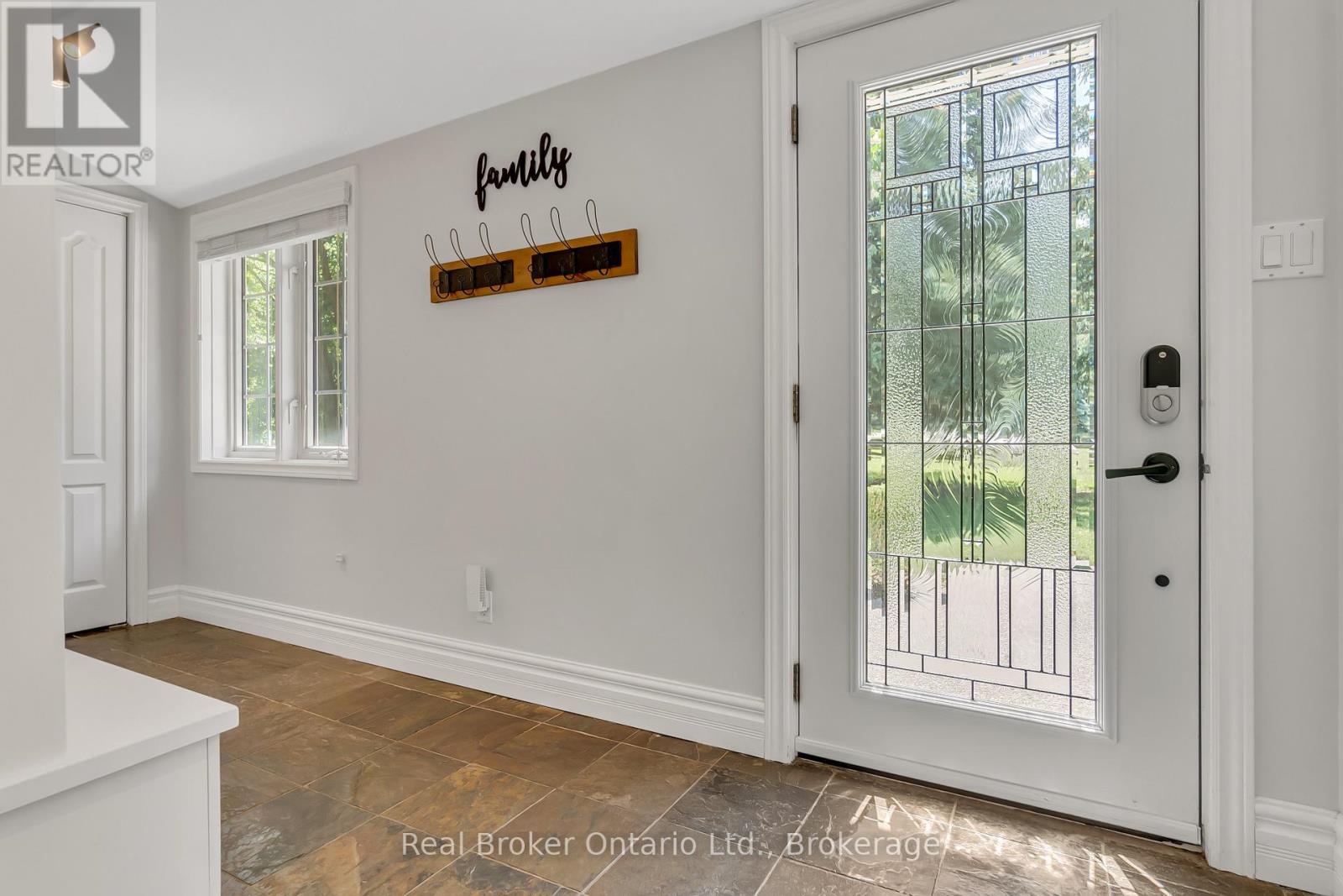 6566 Concession Rd 4, Puslinch, Ontario  N0B 2J0 - Photo 5 - X12245672