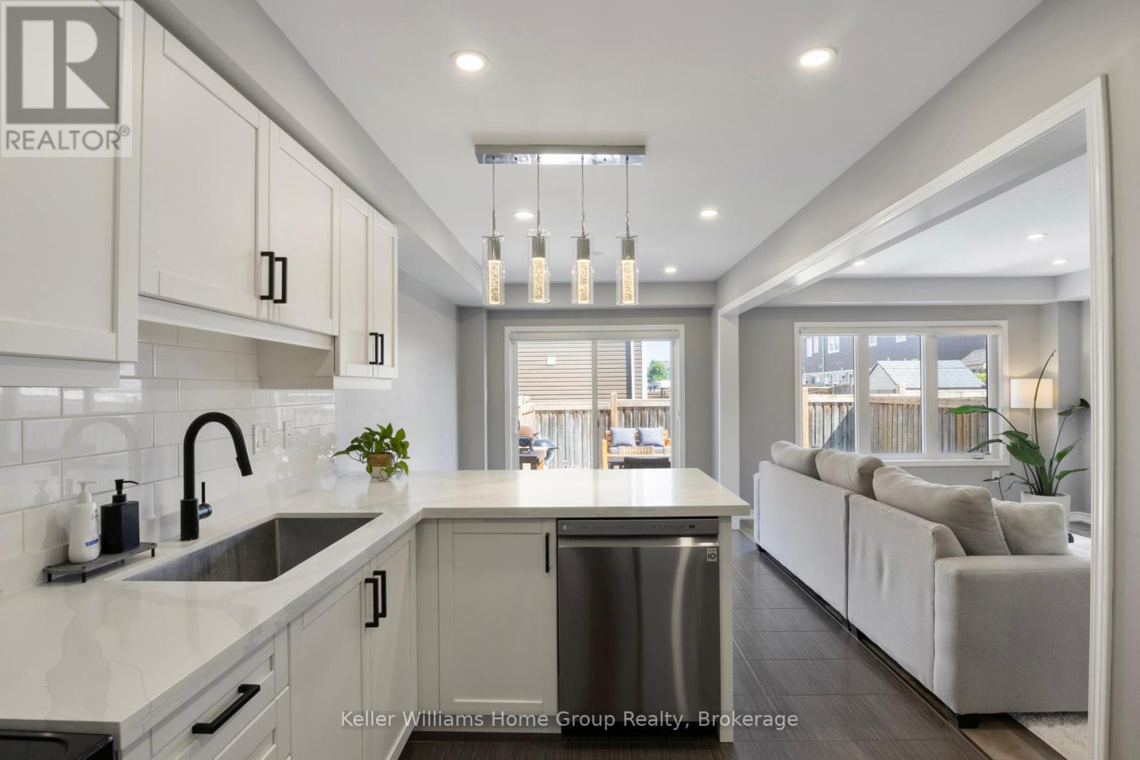 173 West Oak Trail, Kitchener, Ontario  N2R 0J3 - Photo 21 - X12245789
