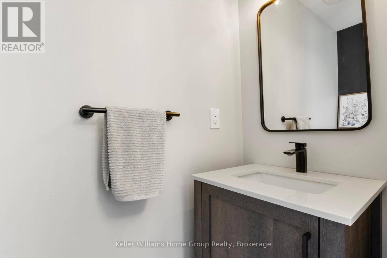 173 West Oak Trail, Kitchener, Ontario  N2R 0J3 - Photo 5 - X12245789