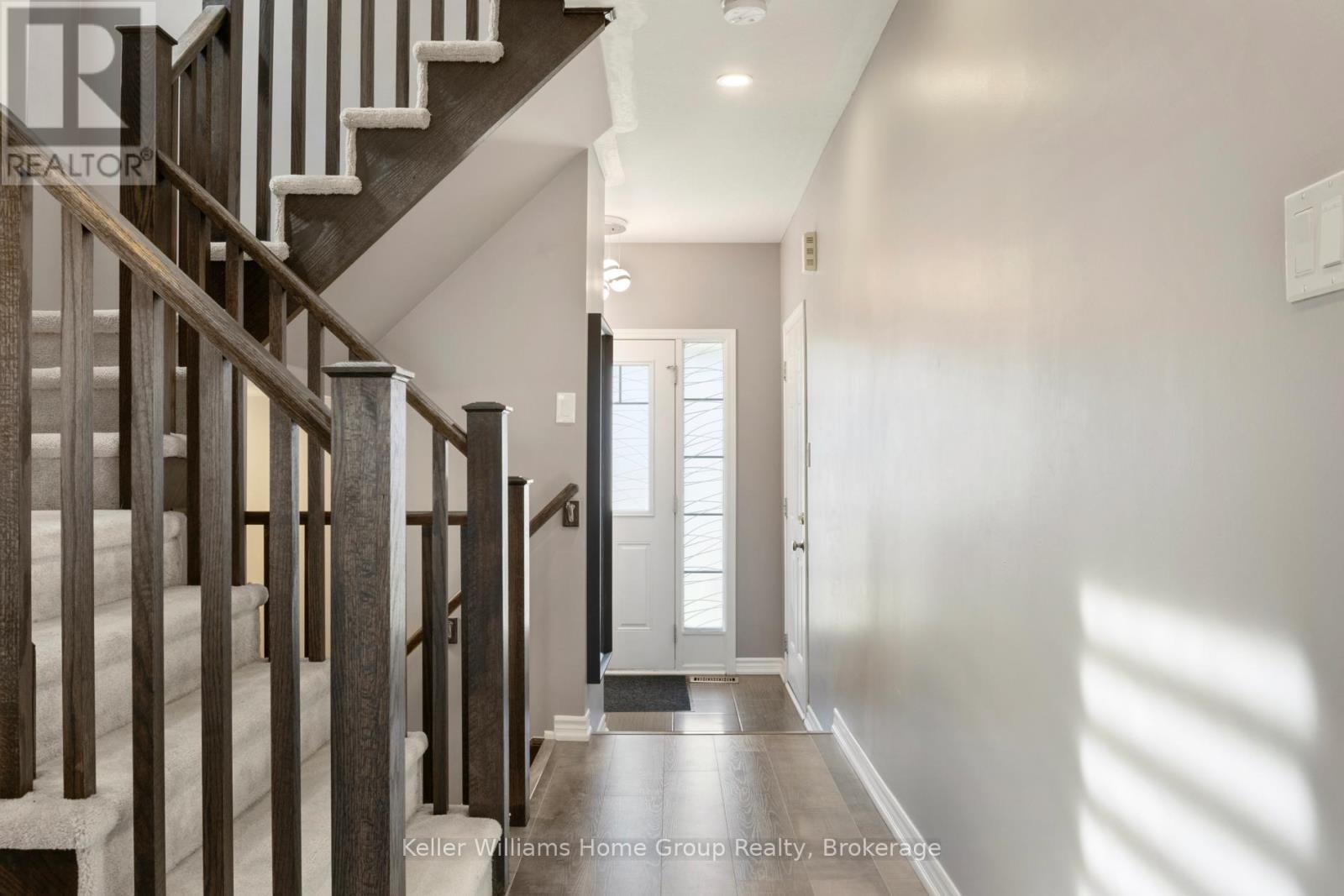 173 West Oak Trail, Kitchener, Ontario  N2R 0J3 - Photo 6 - X12245789