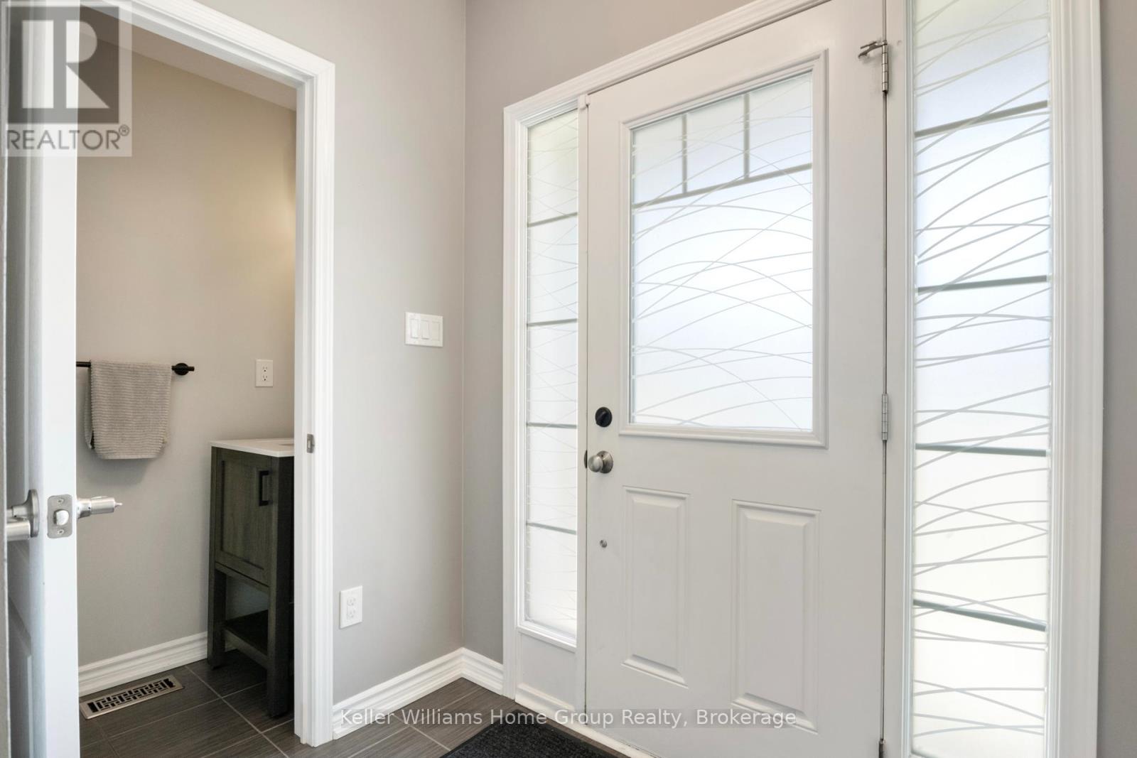 173 West Oak Trail, Kitchener, Ontario  N2R 0J3 - Photo 4 - X12245804