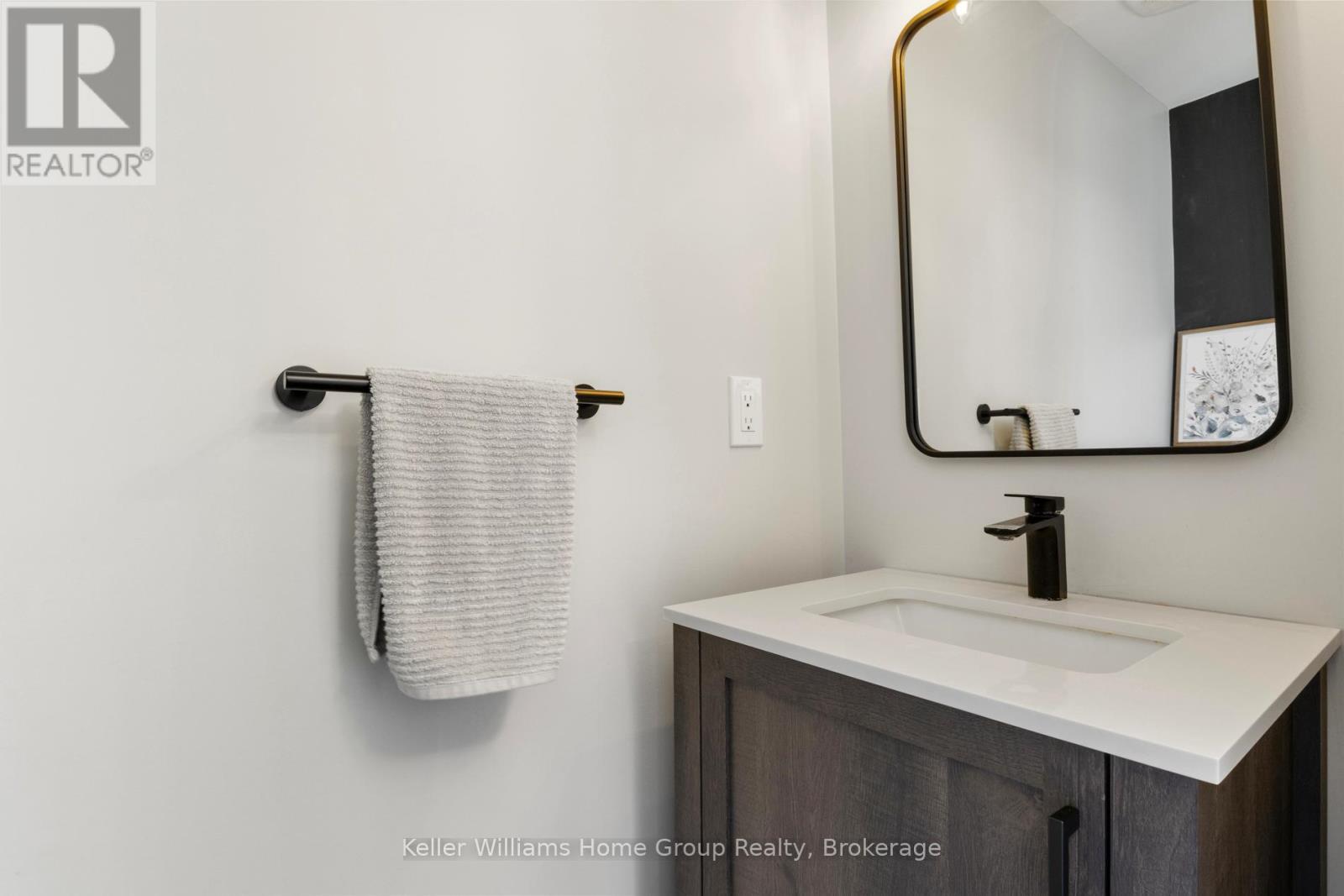 173 West Oak Trail, Kitchener, Ontario  N2R 0J3 - Photo 5 - X12245804