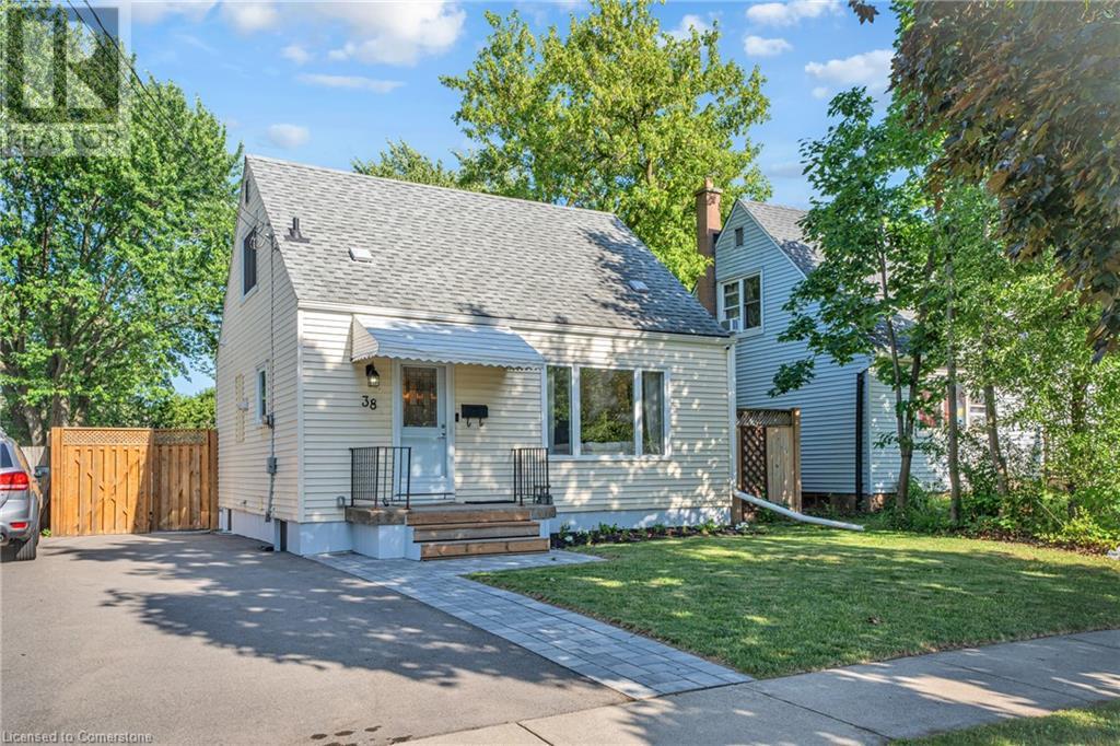 38 Eastvale Place, Hamilton, Ontario  L8H 1P1 - Photo 2 - 40745319
