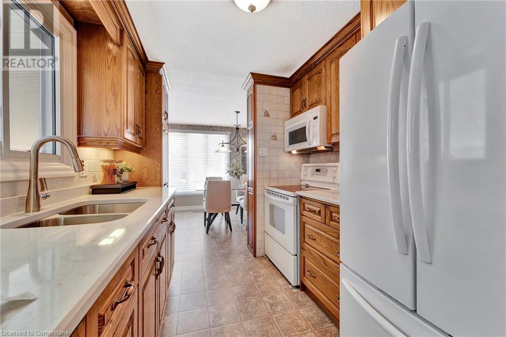 364 Boxbury Drive, Waterloo, Ontario  N2K 1W2 - Photo 13 - 40744492
