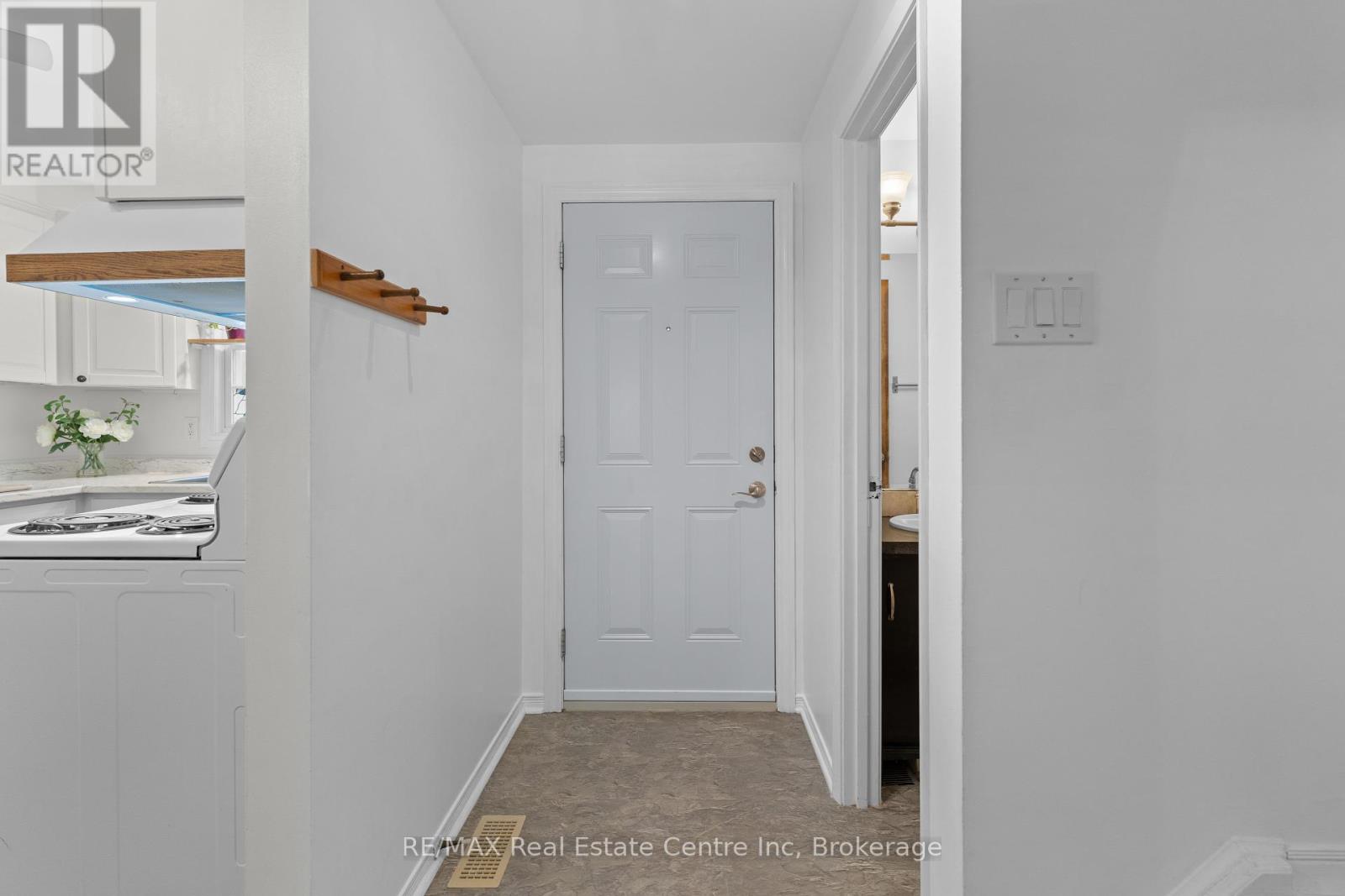 28 - 383 Edinburgh Road S, Guelph, Ontario  N1G 2K7 - Photo 4 - X12245902