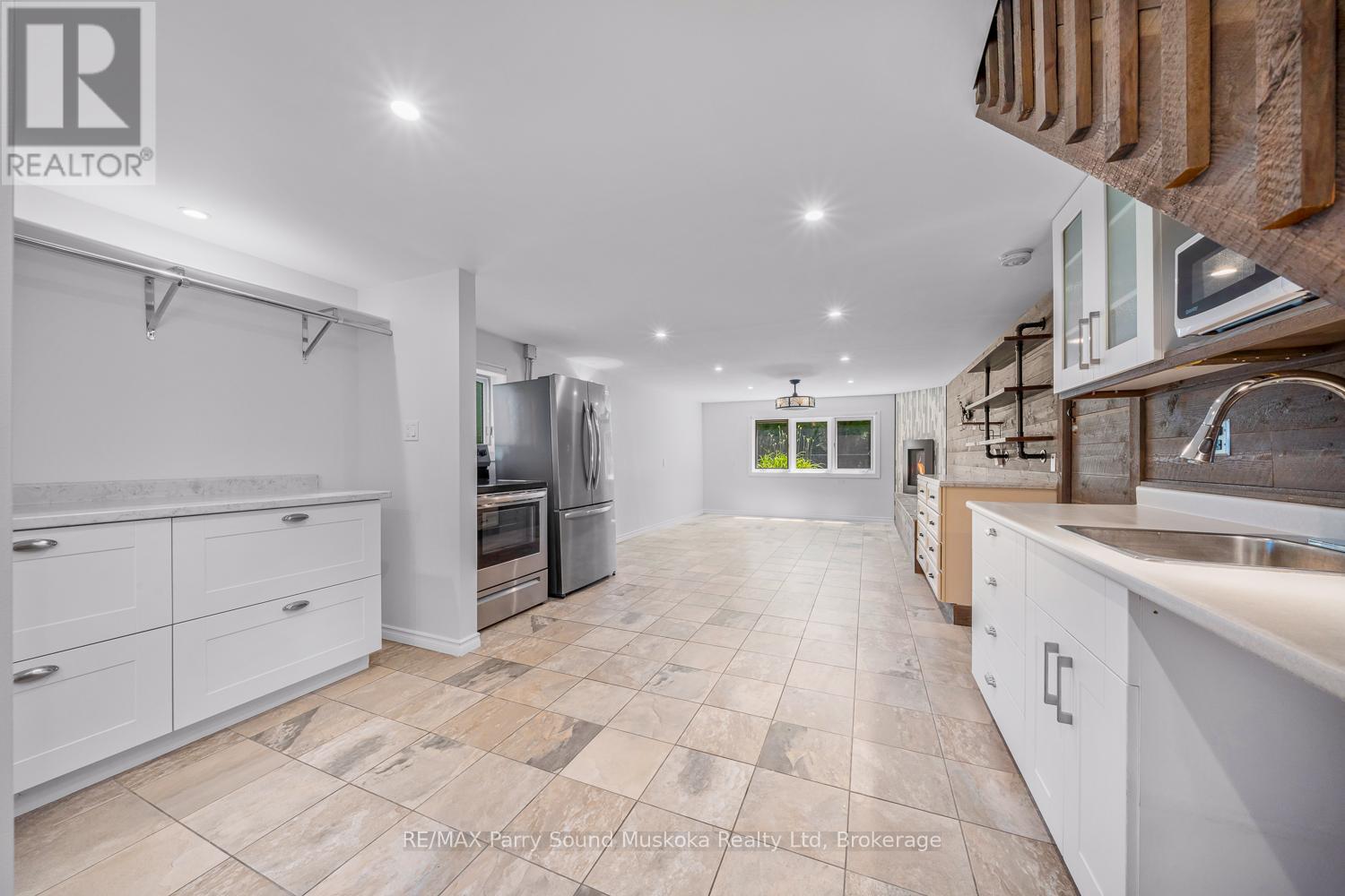 9 Addie Street, Parry Sound, Ontario  P2A 2J9 - Photo 38 - X12245963