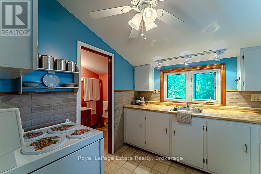 1007 Lakeshore Boulevard N, South Bruce Peninsula, Ontario  N0H 2G0 - Photo 12 - X12245988