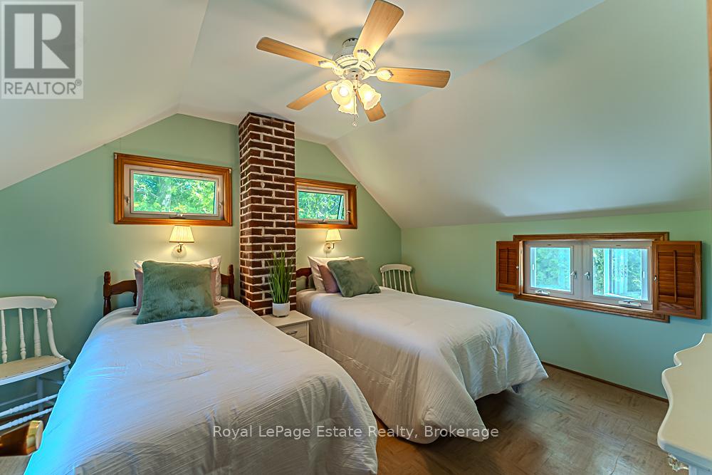 1007 Lakeshore Boulevard N, South Bruce Peninsula, Ontario  N0H 2G0 - Photo 16 - X12245988