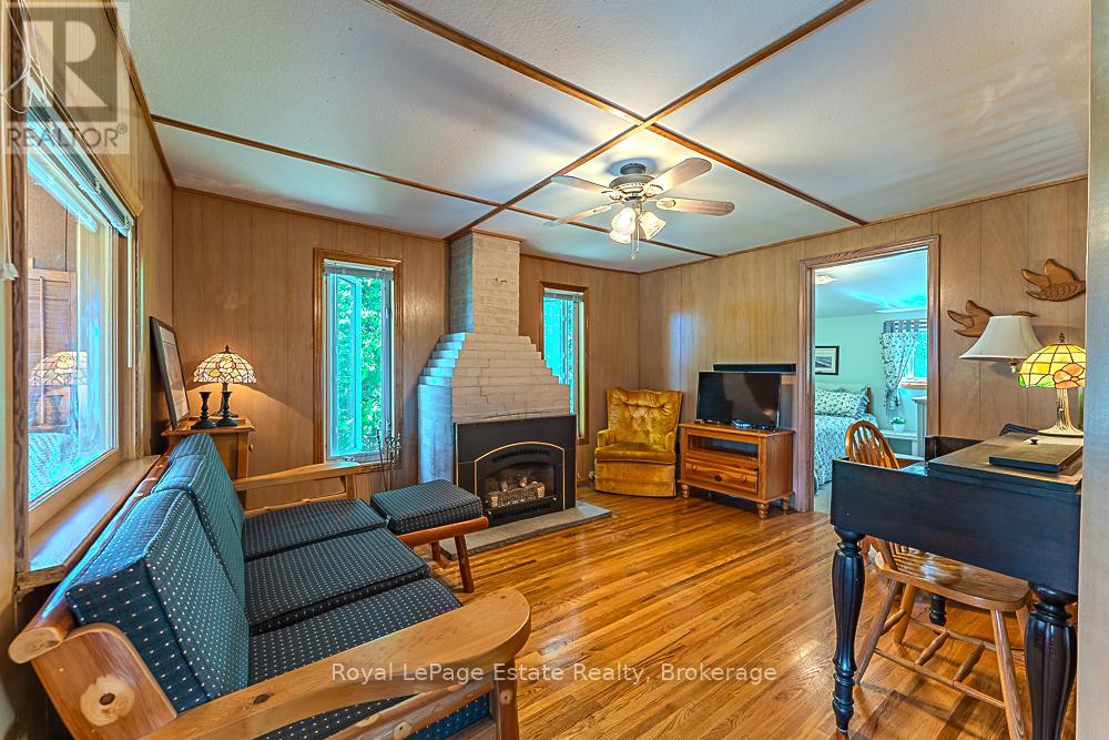1007 Lakeshore Boulevard N, South Bruce Peninsula, Ontario  N0H 2G0 - Photo 7 - X12245988