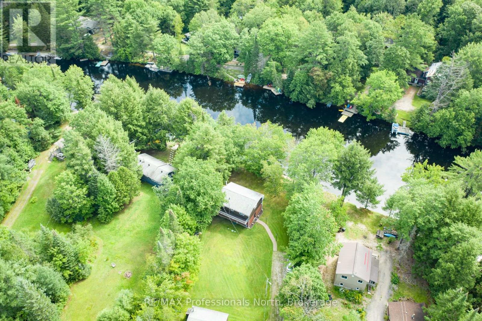 1074 HOLIDAY PARK DRIVE, Bracebridge, Ontario